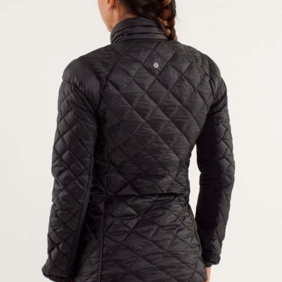 Lululemon Black and Grey Reversible light Puffer Quilted Activewear Jacket - Picture 3 of 14